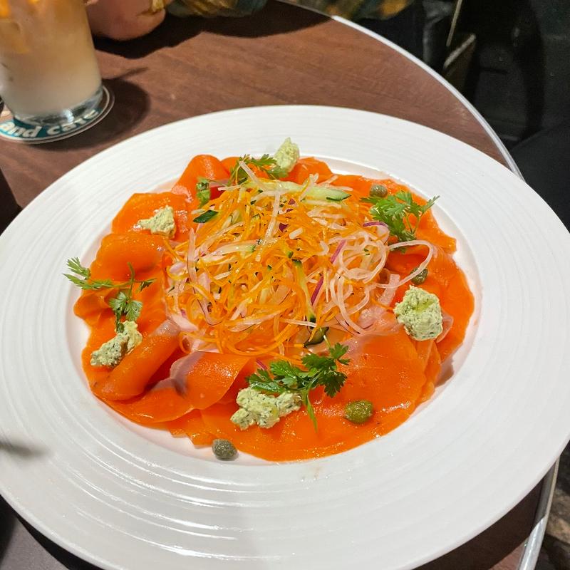 サーモンのカルパッチョ(and cafe)