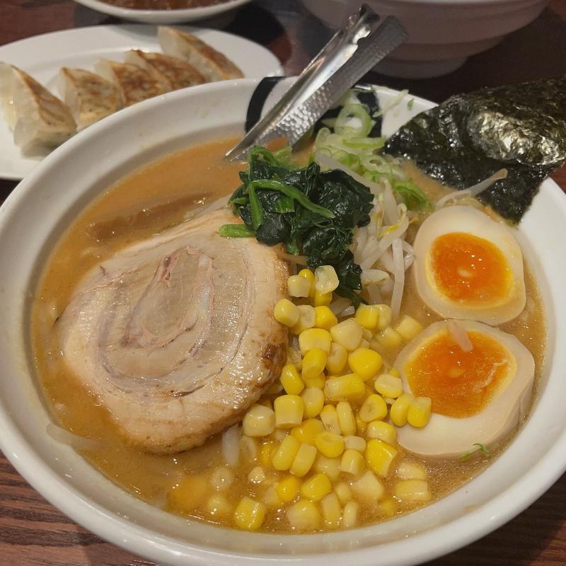 シン・エトウ式ラーメン(乃木坂ラーメン 東京食品 まる彦)