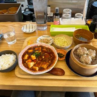 麻婆豆腐と焼売定食(だるま焼売 六甲道店)