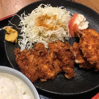ジャンボチキンカツ定食(串かつ でんがな 大阪駅前第3ビル店)