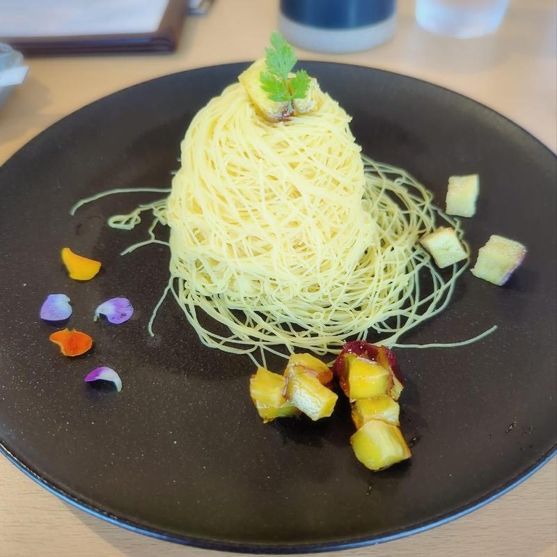 しぼりたて蜜芋モンブラン(ON THE UMAMI ごはんとだし umamito cafe)