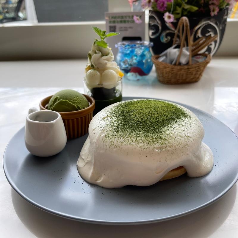 抹茶ティラミスパンケーキ(カフェシュシュ)