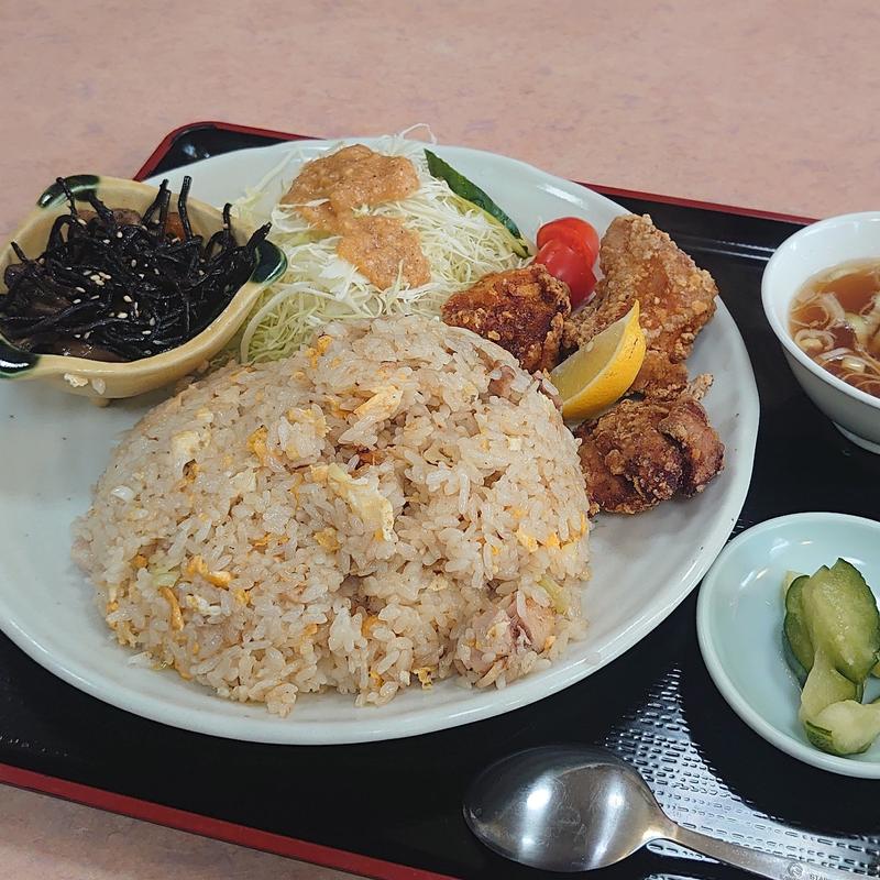チャーハンと唐揚げワンプレート＋大盛り(きらく )