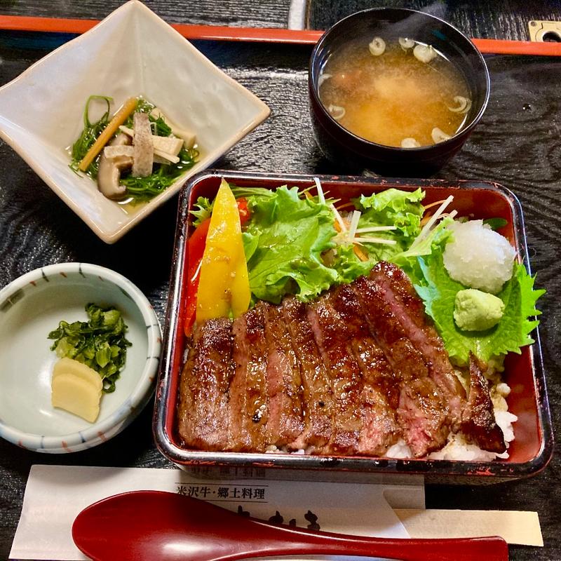 米沢牛ステーキ重定食(米沢牛 牛鍋おおき)