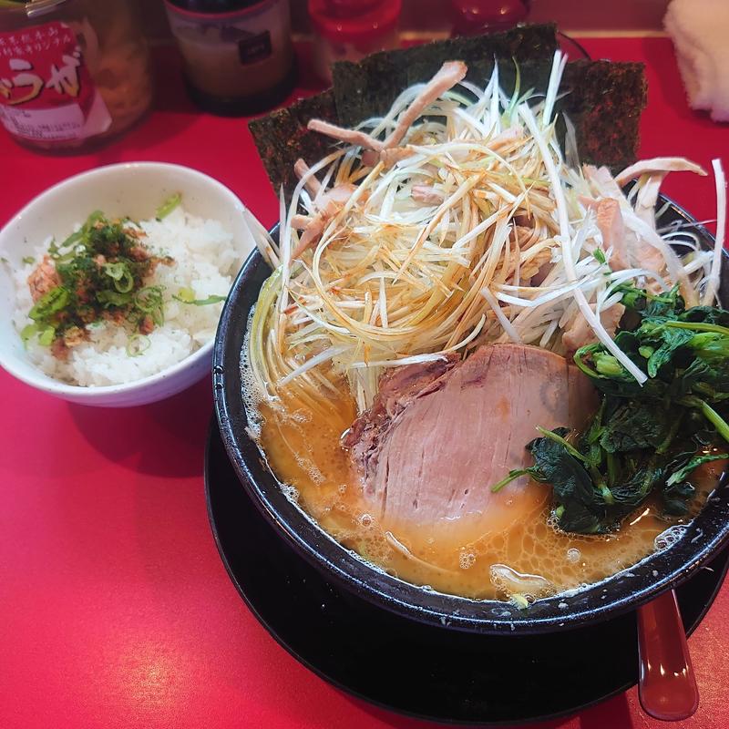 ラーメン　中盛(家系総本山 吉村家)