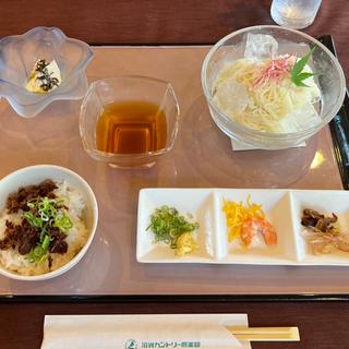 冷涼素麺と牛しぐれ小丼(滋賀カントリー倶楽部レストラン )