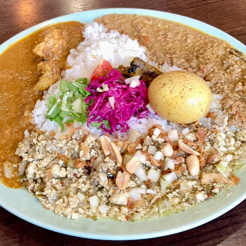 3種あいがけ(Cafe&Spice リズモ)