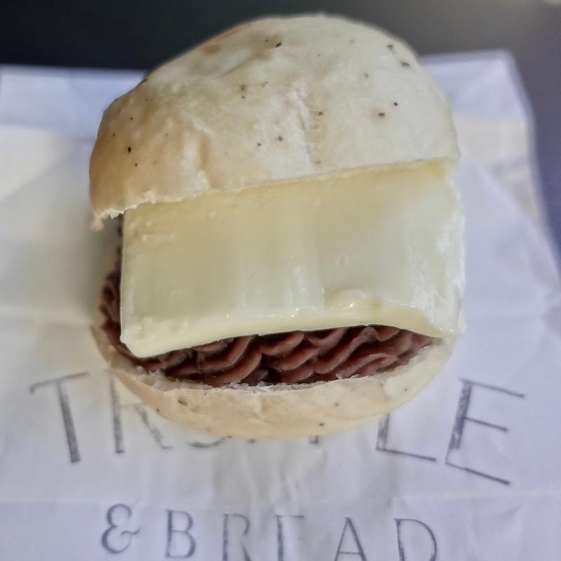 トリュフ あんバター(TRUFFLE & BREAD)