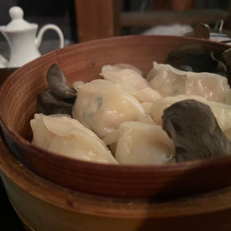 蒸し餃子(大衆酒場 どろ六)