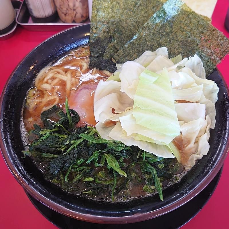 ラーメン+中盛+ほうれん草+キャベツ(熊田家 )