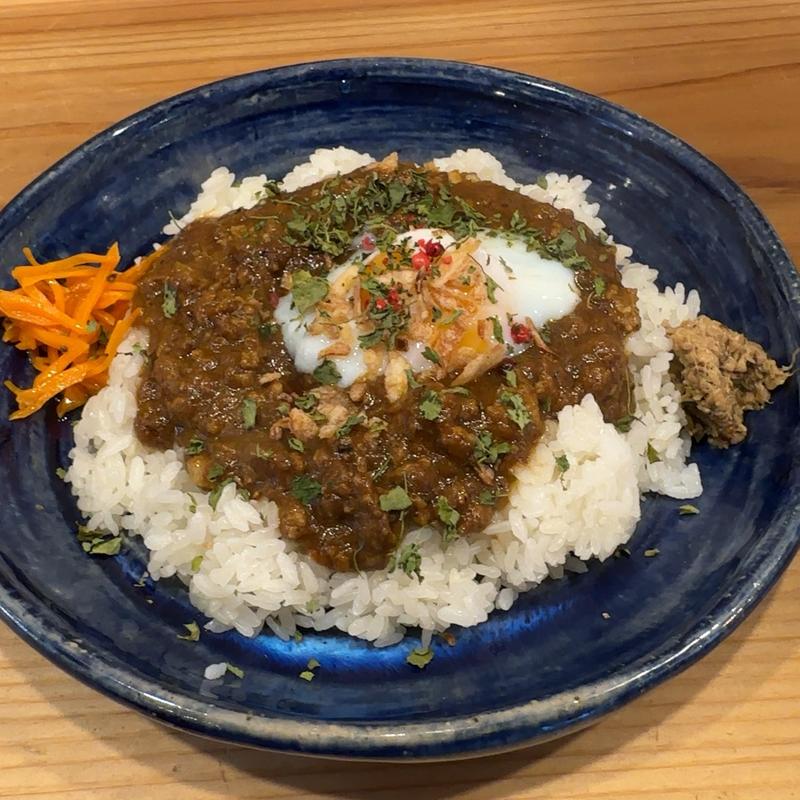 親鳥のキーマカレー(カレー＆バル 向日葵)