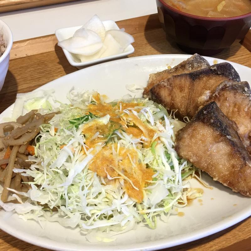 ブリ竜田揚げ定食(舞洲食堂)