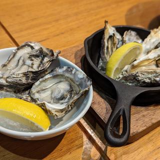 生牡蠣&焼き牡蠣(湘南バル はなたれ The Fish and Oysters)