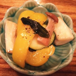 きのこと夏野菜のバジルマリネ(小鉢とお酒 KANADE)