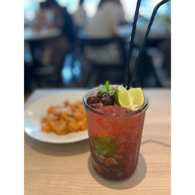 パスタランチとダークチェリーハイ(GARB MONAQUE)