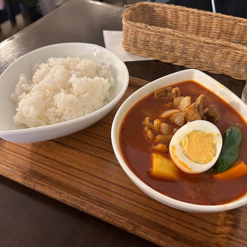 スープカレー(赤)　チキン(鴻オオドリー 神田駿河台店)