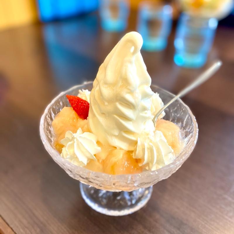 白桃パフェ(カドヤ 東店)