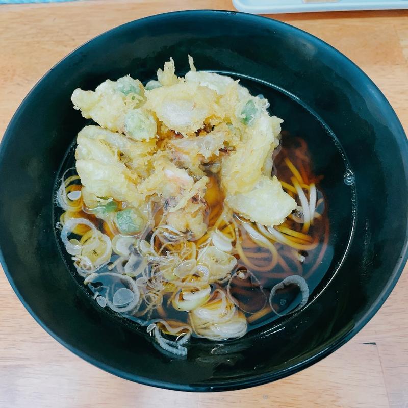 青唐辛子とゲソのかき揚げそば(蕎麦 つぐみ食堂)