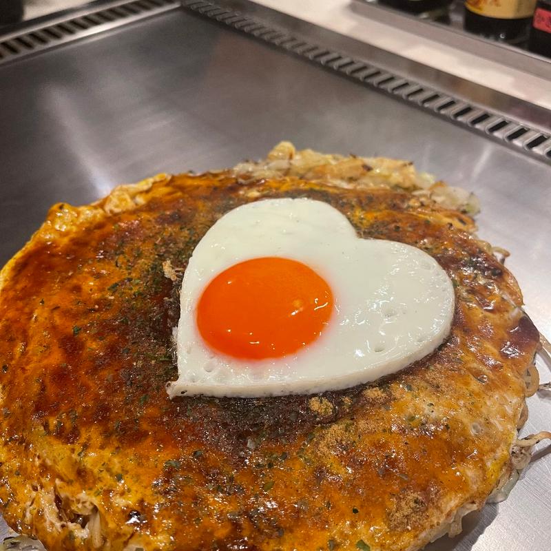 肉玉そば＋イカ天＋目玉焼き(広島風お好み焼き まるちゃん)