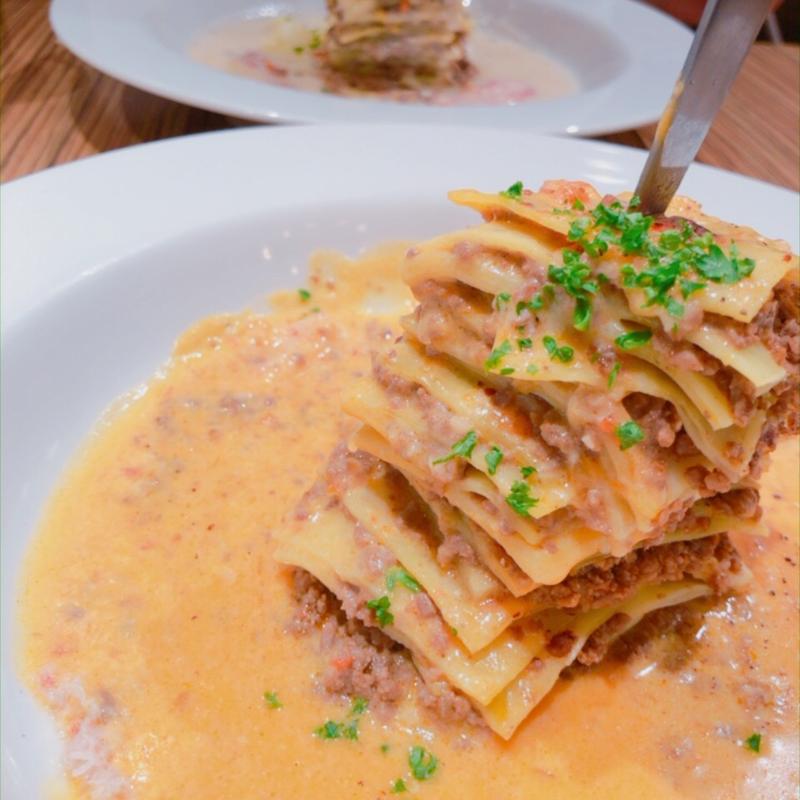 濃厚カニクリームラザニア(クアトロナポリ阪急三番街店)