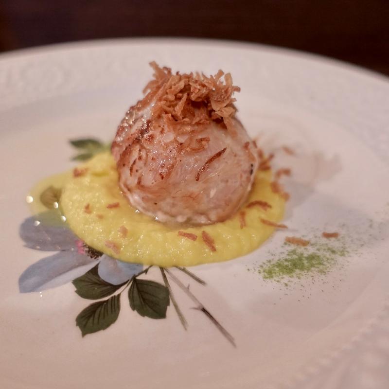 鶏のもも肉　軟骨と胸肉詰め(il tram)