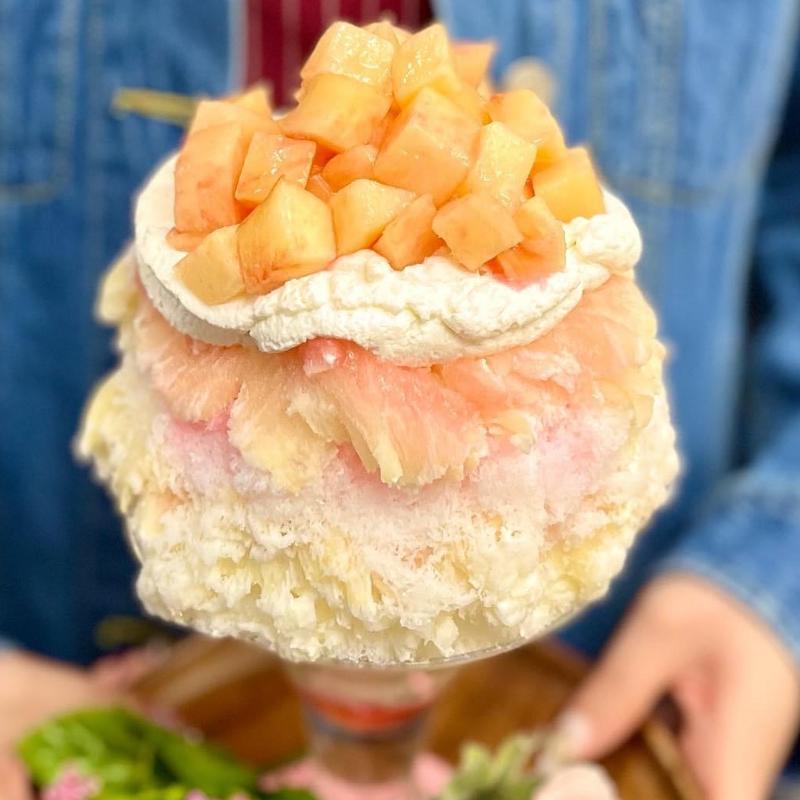 氷パフェゴロゴロももみるく(よろず茶屋444)