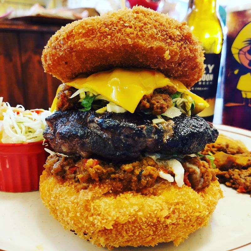 カレ～パンみたいなチリバーガー(BACK HOME meal & bake （バックホーム）)