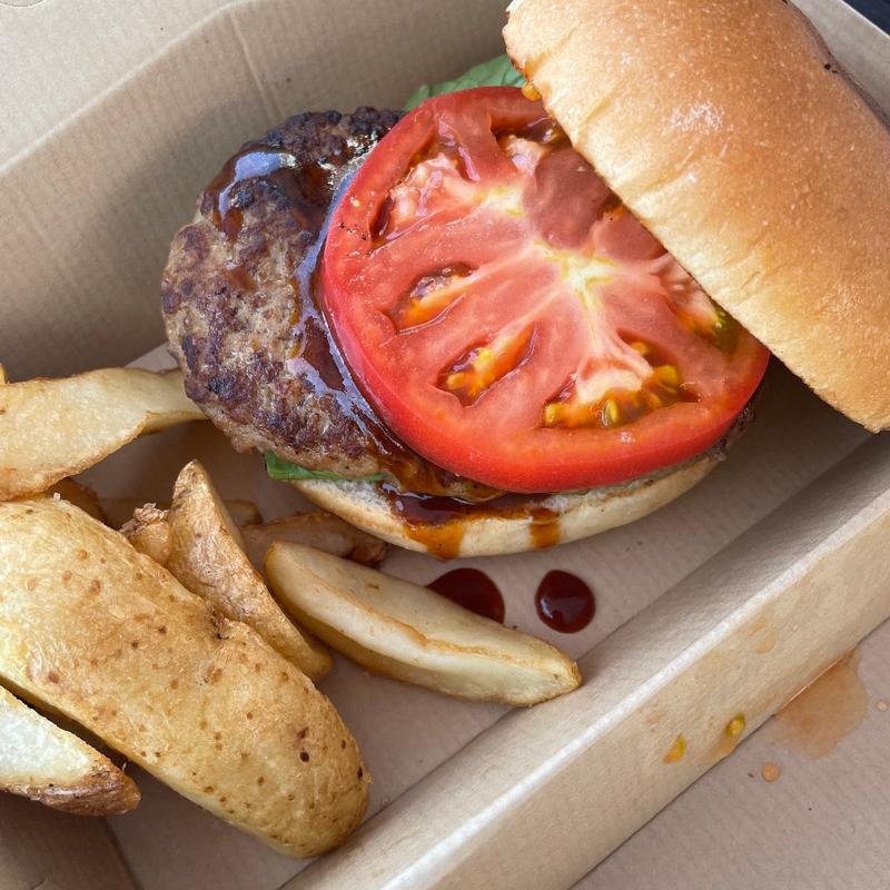 ハンバーガー(勝浦ホテル三日月 （カツウラホテル ミカヅキ）)