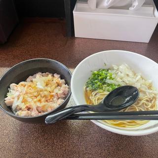 朝得(かけ淡麗+肉飯)(2番ライト煮干男（ニボメン）)