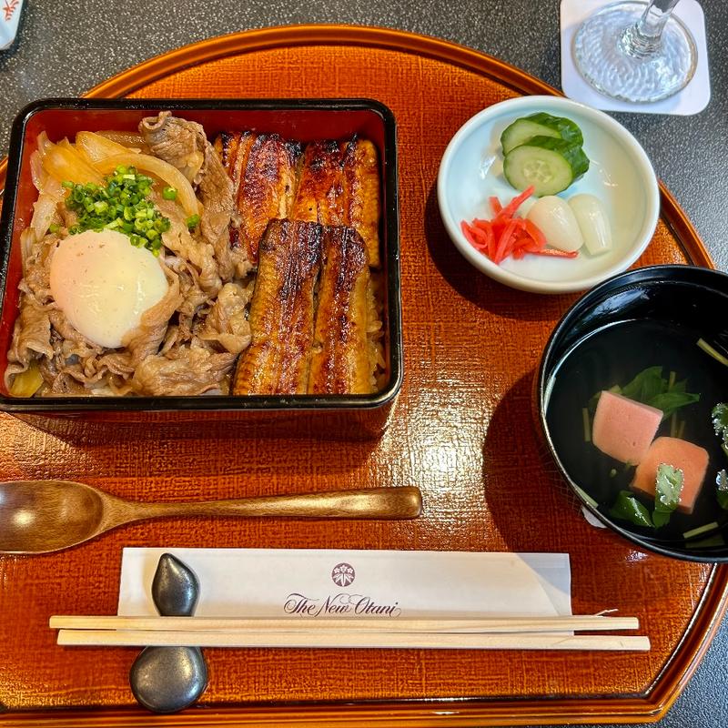 うな牛御膳 温玉子添え(千羽鶴)