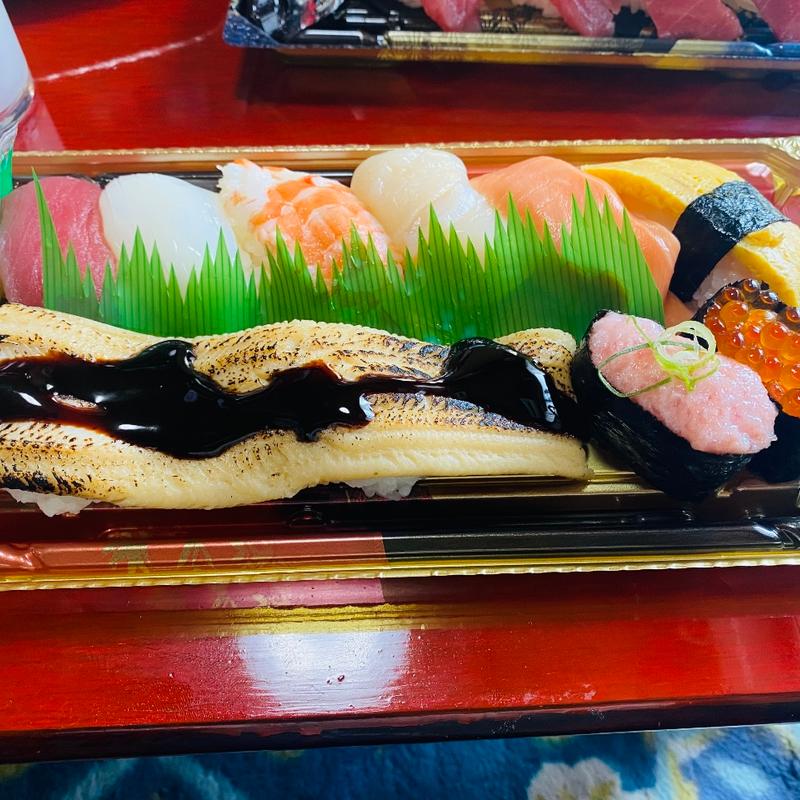 大関 (1本穴子、マグロ、サーモン、いか、エビ、ホタテ、イクラ、ネギトロ(魚魚丸 津島店)