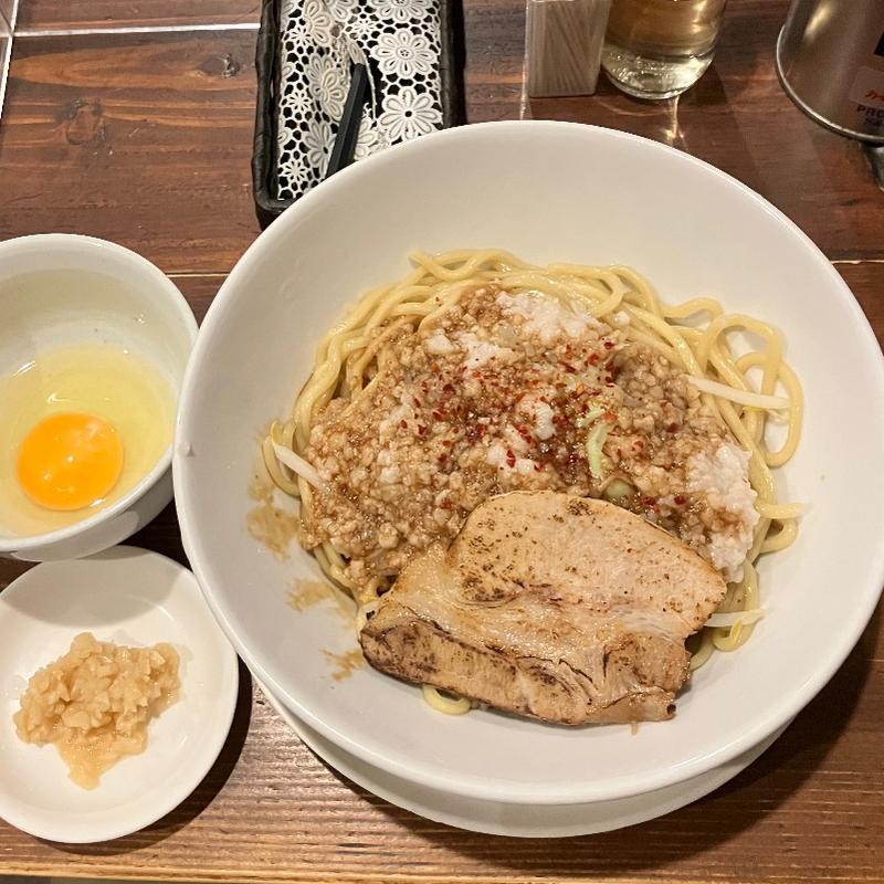 油そば醤油生卵入り(ラーメン坐 裕冬)
