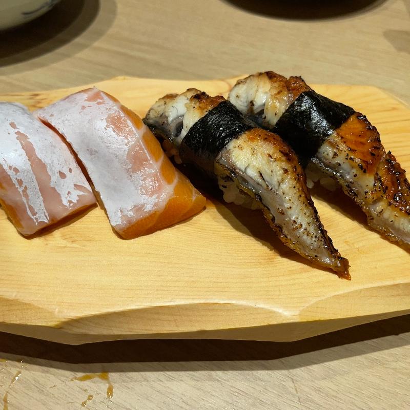 サーモントロ・うなぎ(金山 寿司 （寿司居酒屋）)