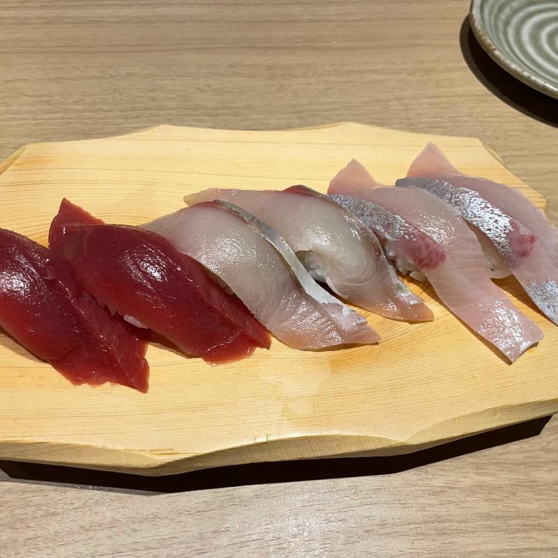 本まぐろ赤身・カンパチ・シマアジ(金山 寿司 （寿司居酒屋）)