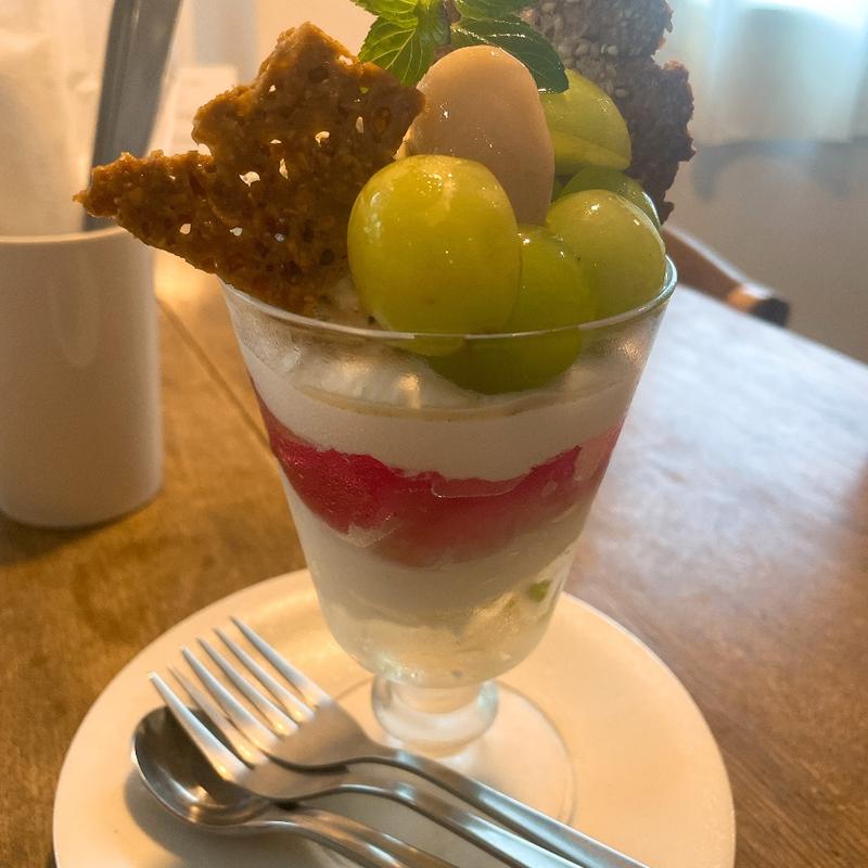 シャインマスカットのパフェ(コウシャ)