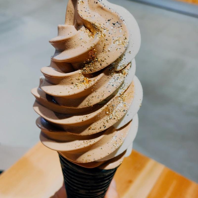 ソフトクリーム　ミックス(暁 patisserie FURUTA (あかつきパティスリーフルタ))