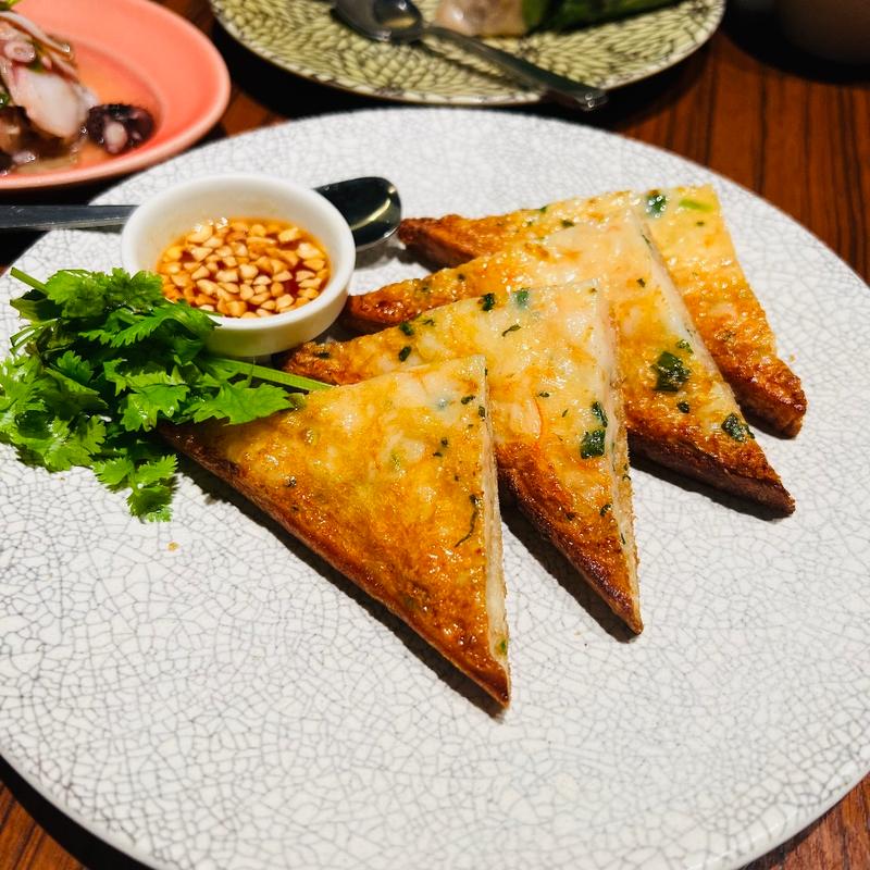 海老トースト(アジアンビストロ Dai 東京ガーデンテラス店)