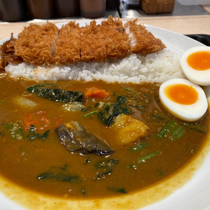 彩り野菜のロースかつカレー(マイカリー食堂 中洲店)