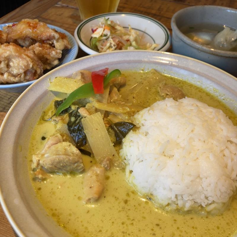 ゲーン キオワーン ガイ ランチ(ブルーパパイアタイランド)