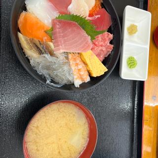 海鮮丼(小川港魚河岸食堂 （こがわこううおがししょくどう）)