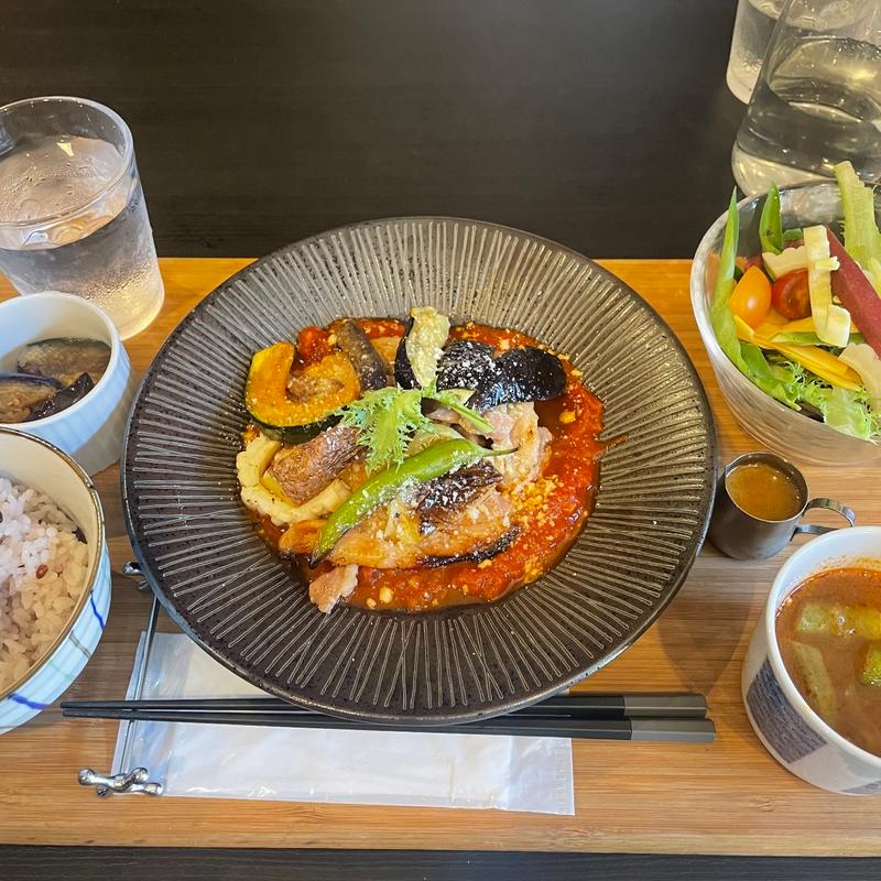 野菜と豚バラ肉のオーブン焼き定食(はなまるキッチン)