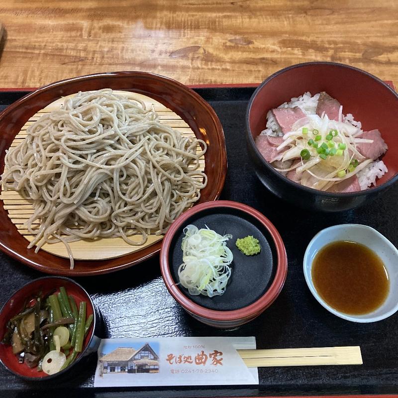 ざるそばとローストビーフ丼(そば処 曲家 （そばどころ まがりや）)
