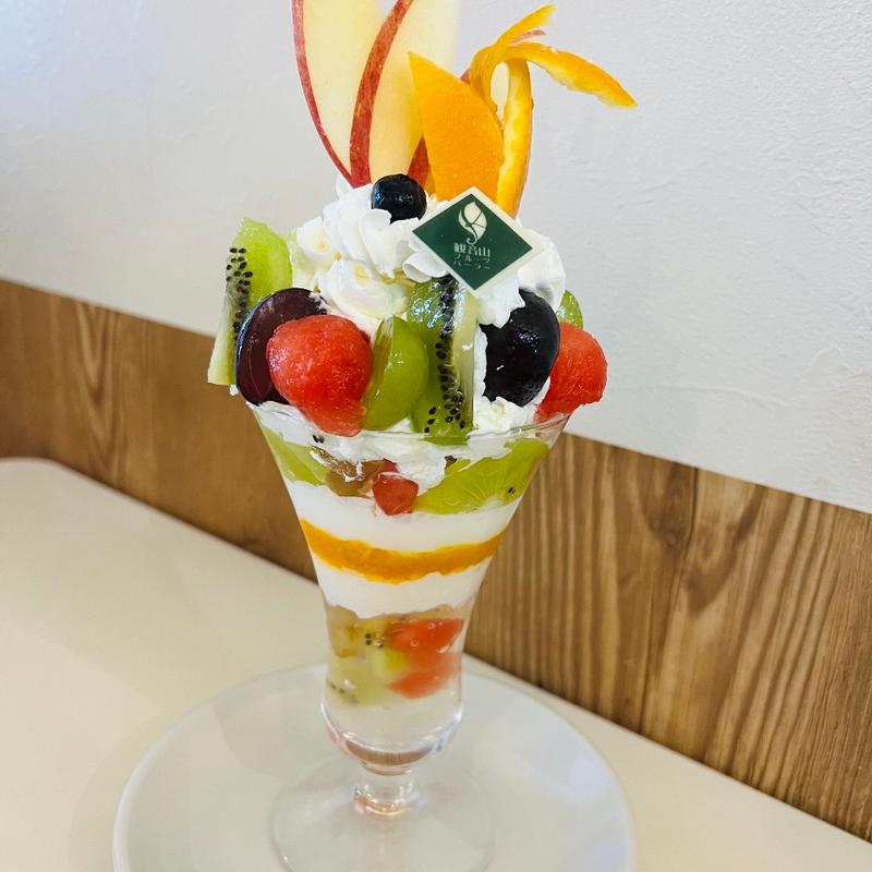 フルーツパフェ(尾道観音山フルーツパーラー)