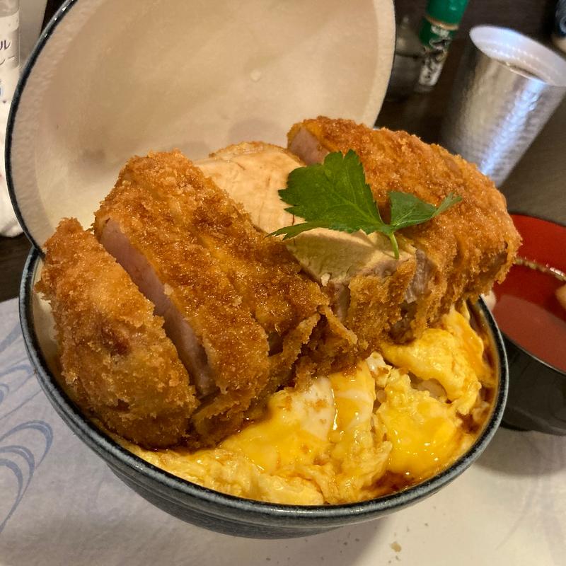 厚切りとじないかつ丼（上）特盛(厚切りとじないカツ丼 六かつ)