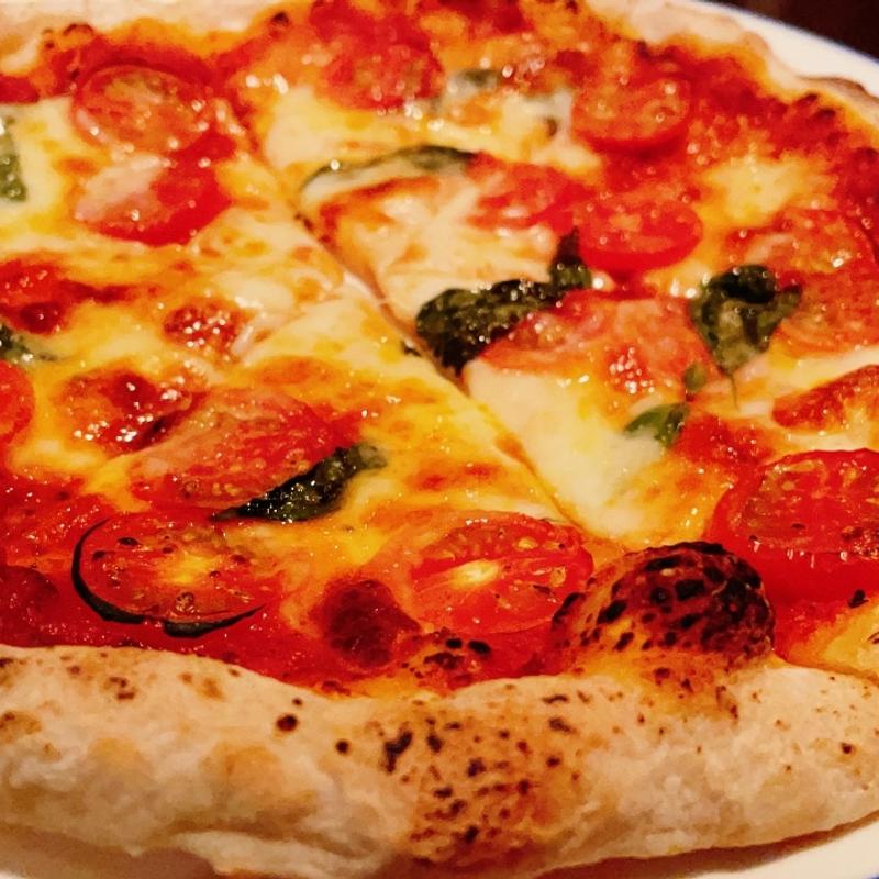 マルゲリータピザ(Dish Dishes -ディッシュディッシーズ-Kitchen and BAR ダイニング バー)