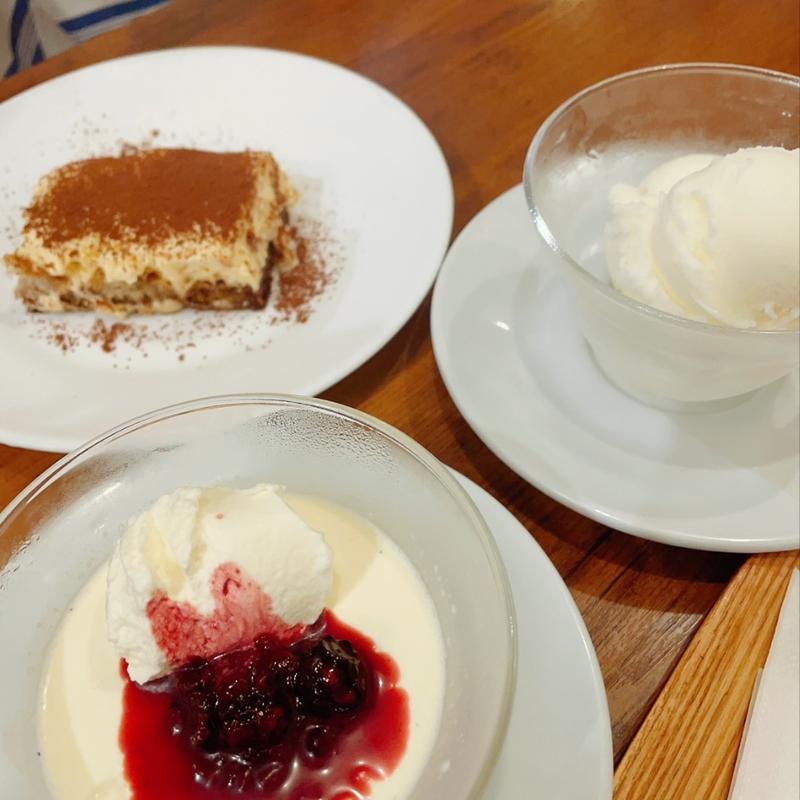 ティラミス　パンナコッタ　自家製ミルクのジェラート(ピッツェリア エ トラットリア ダ マサニエッロ)