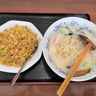 台湾チャーハン豚骨ラーメンセット(台湾料理　菜里香)