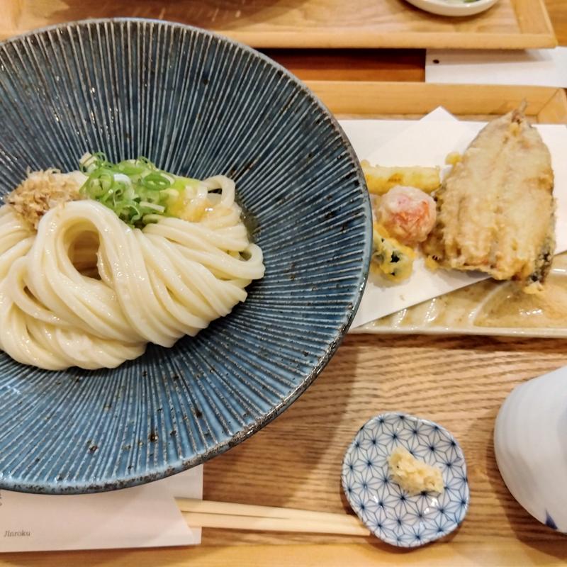 野菜天ぶっかけうどん(切麦や甚六 西新宿成子店)