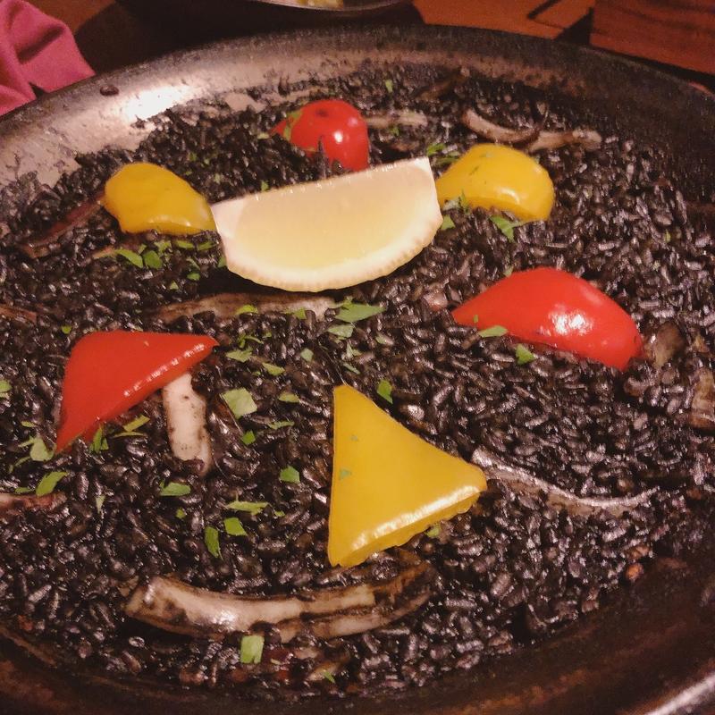 イカ墨のパエリア(地中海食堂タイーム)