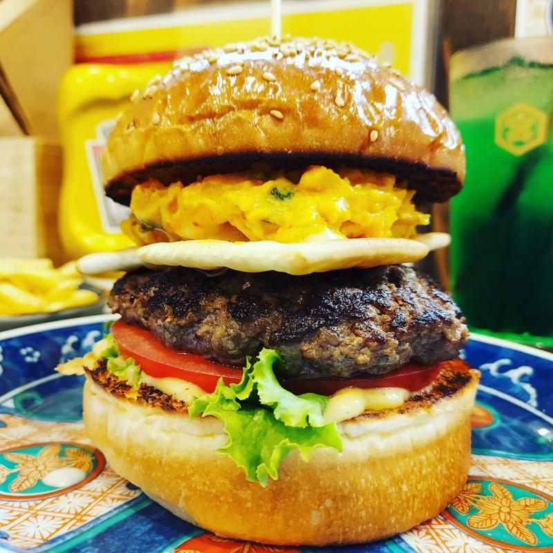 カボチャサラダバーガー～クラッカーを添えて～(ハンバーガーのオクノ)